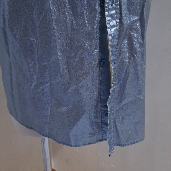 LE 31 | simons metallic blue women's short sleeve button up shirt - Picture 5 of 10